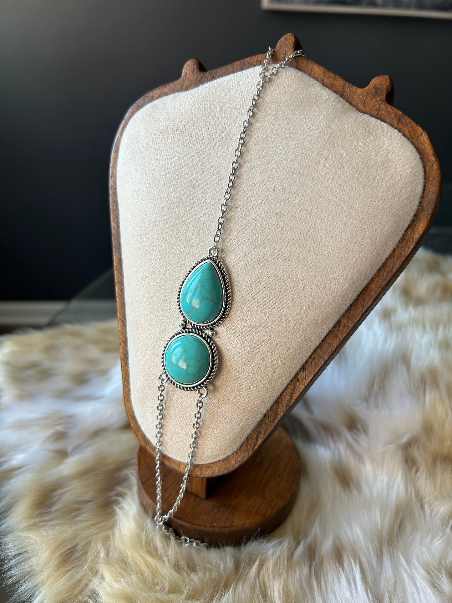 Cheyenne Hand Chain