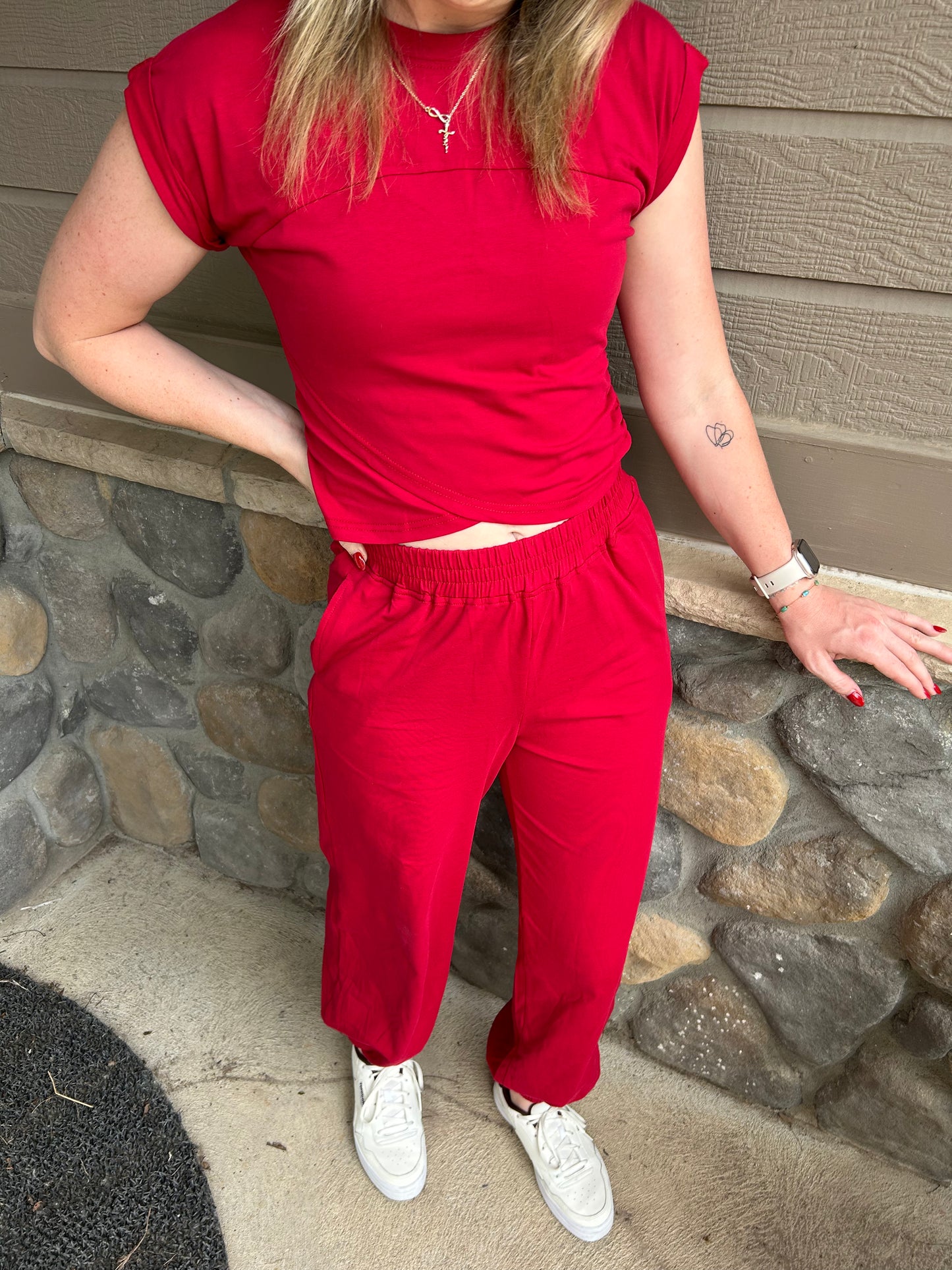 The Scarlett Set
