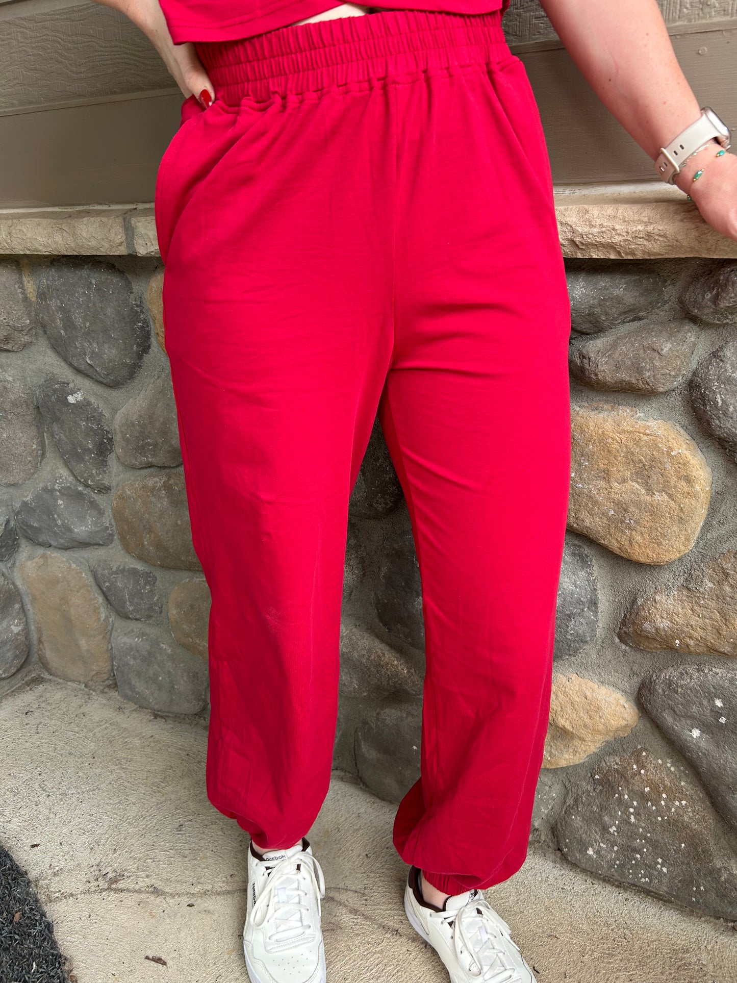 The Scarlett Set