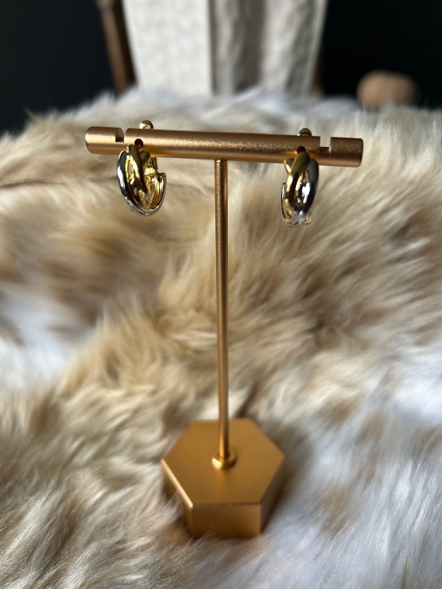 Mila Hoops