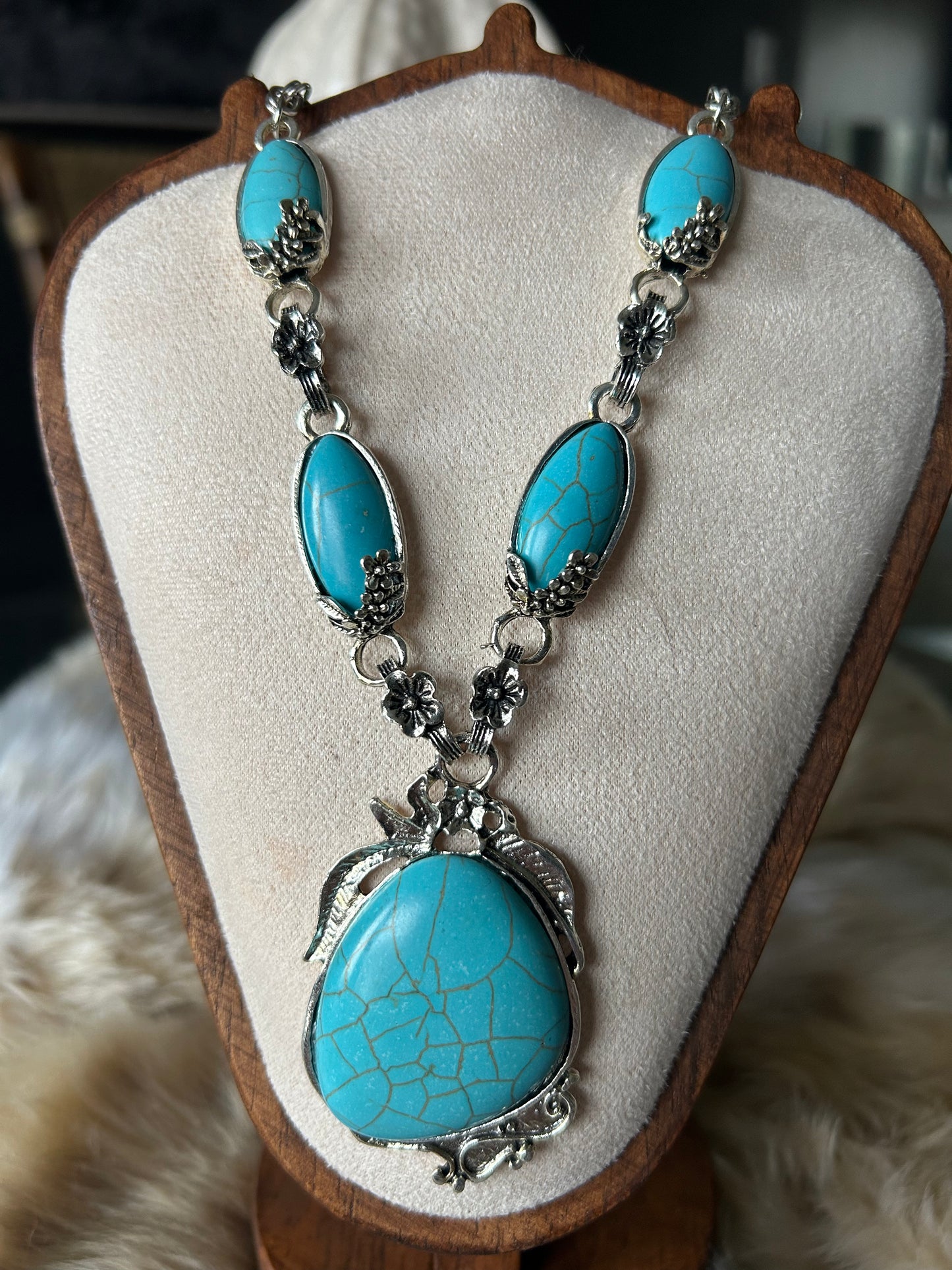 Junia Turquoise Necklace
